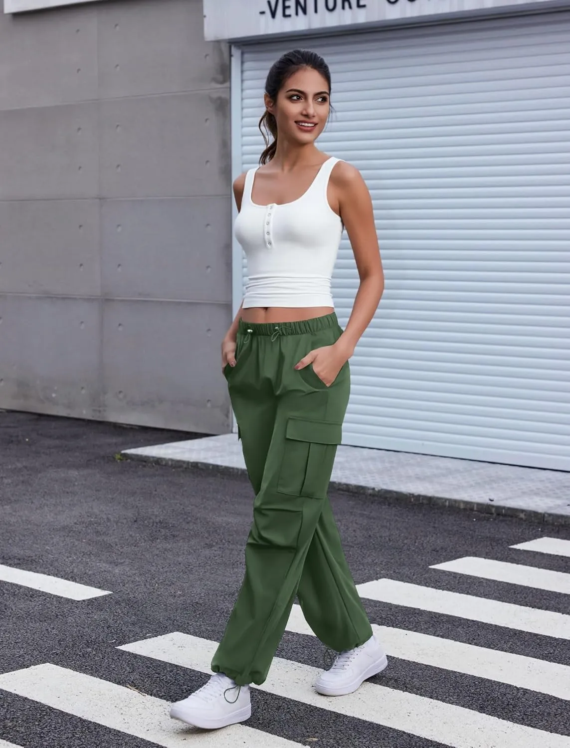 Cargo Pants Women Elastic Waisted Parachute Hiking Pants with Pockets Water-Resistant Lightweight Baggy Pants