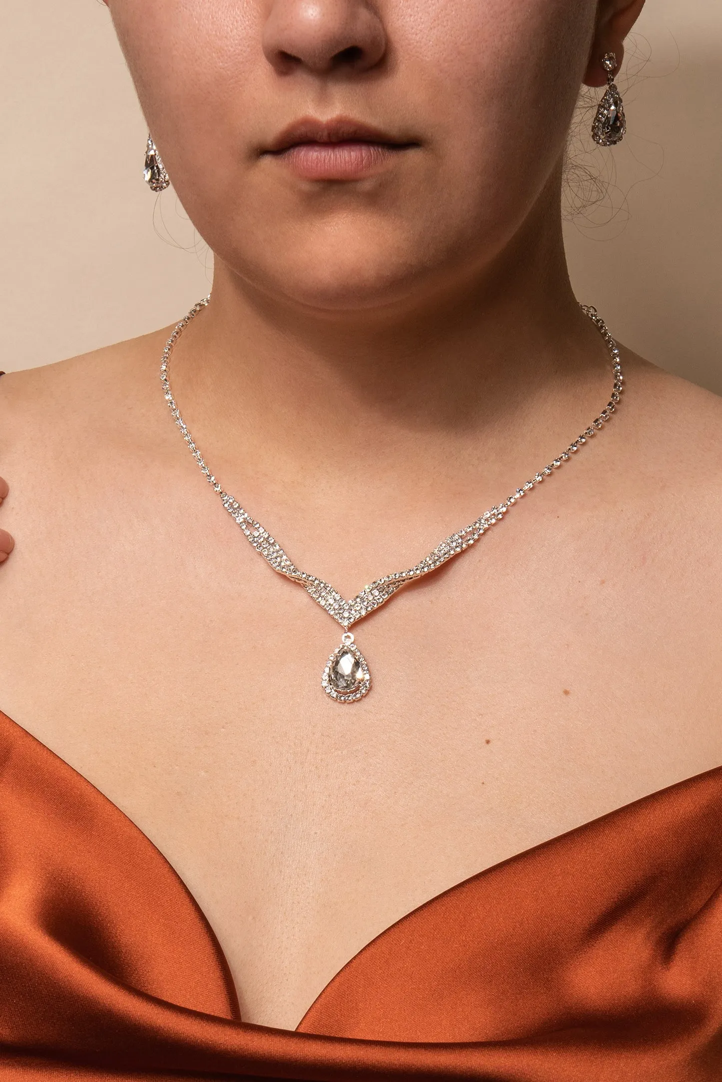 Emily Twisted Teardrop Pendant Necklace & Earrings Set