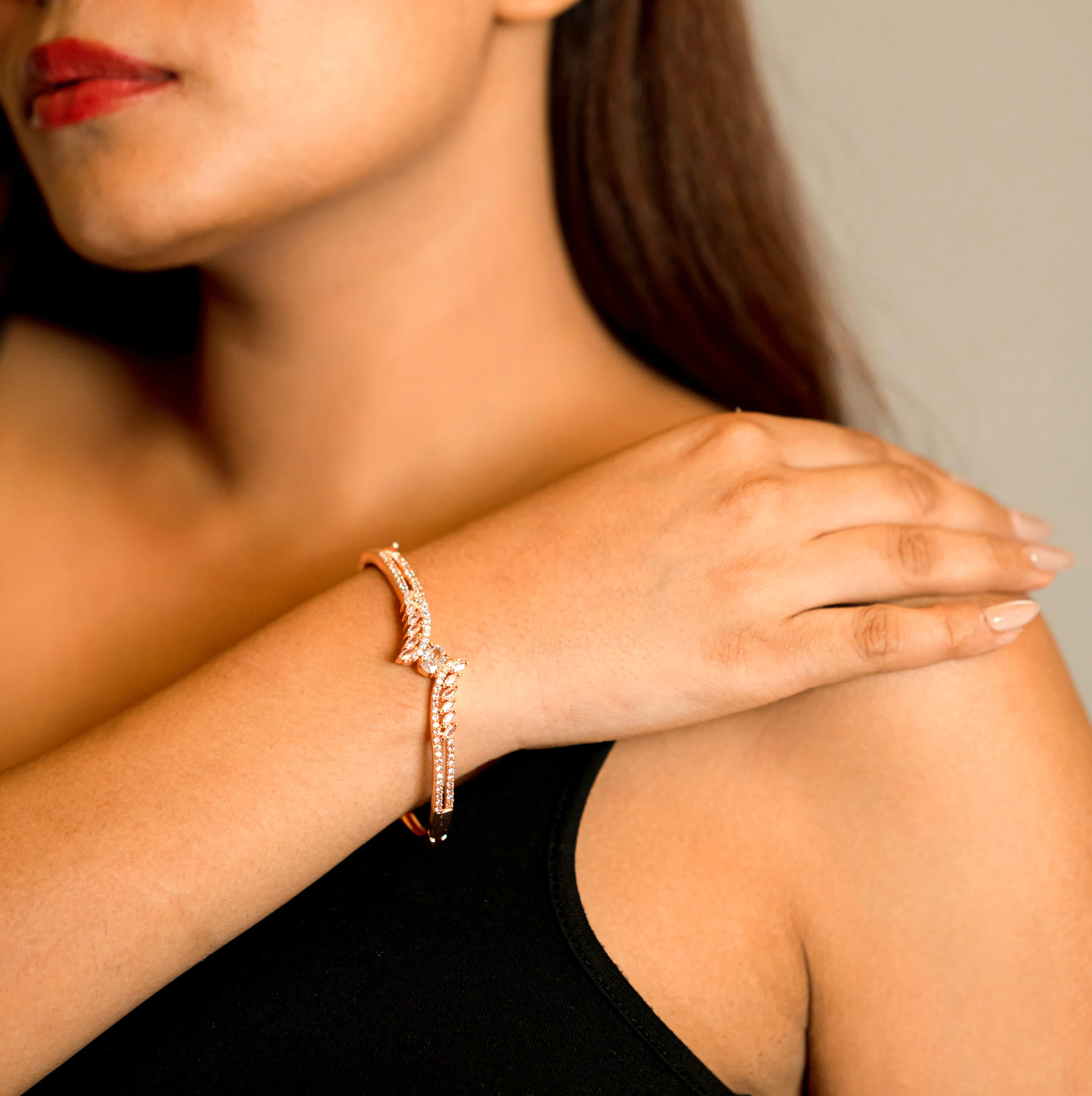 Enchanting White Rose Gold Bracelet