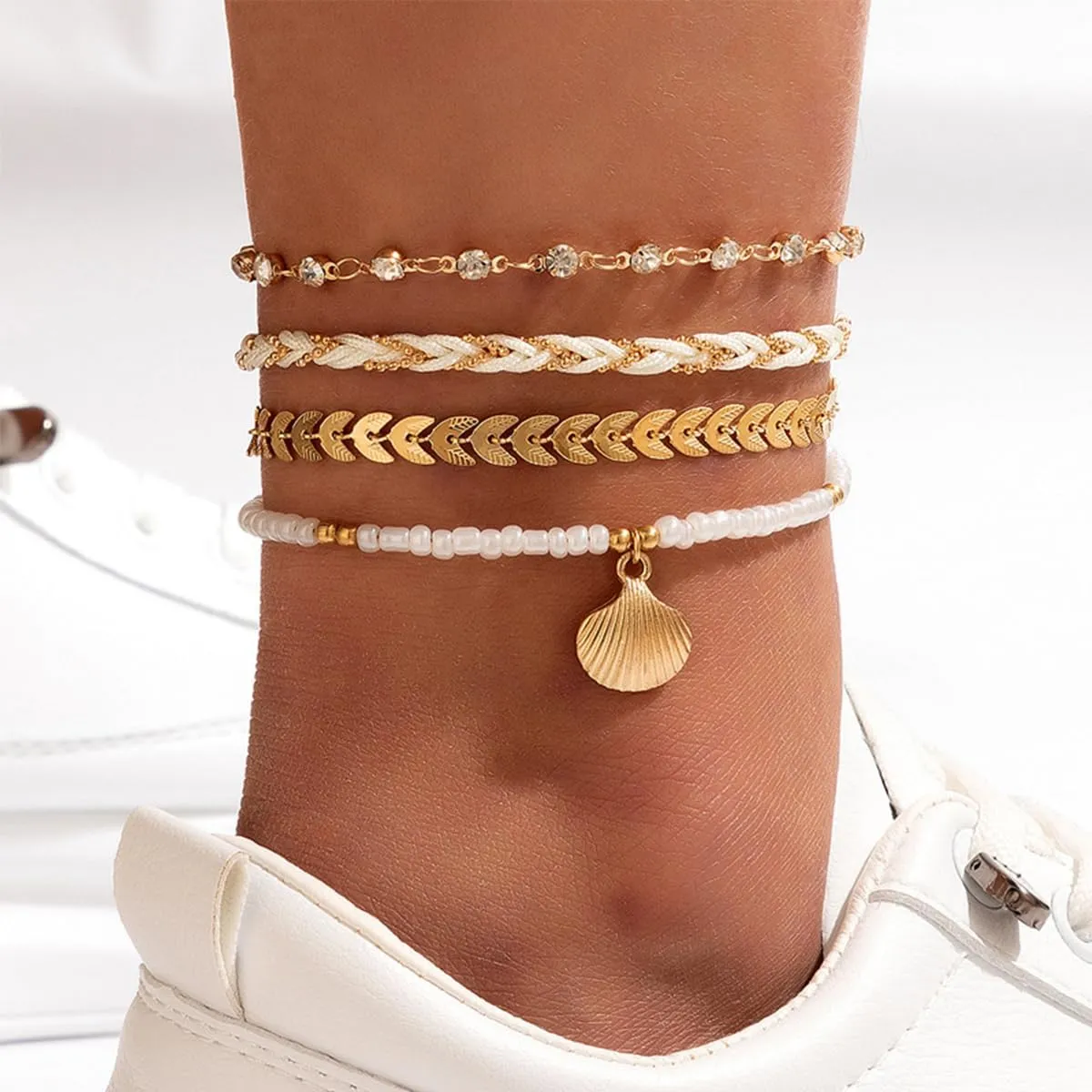 FUTIMELY Layered Beaded Anklet Bracelets Set for Women,Boho Handmade Adjustable Waterproof String Shell Ankle Bracelet Beach Foot Jewelry