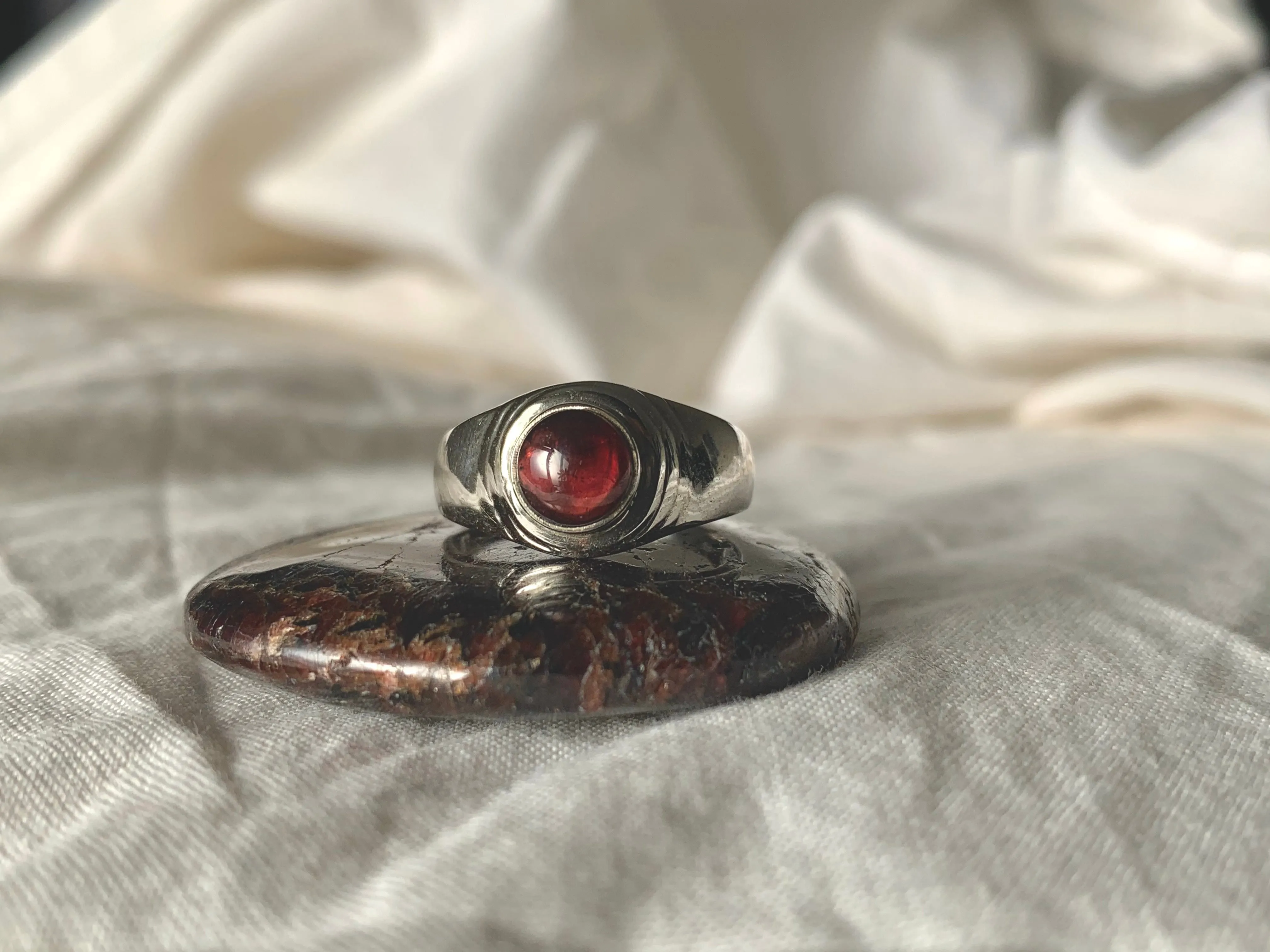 Garnet Lugo Ring