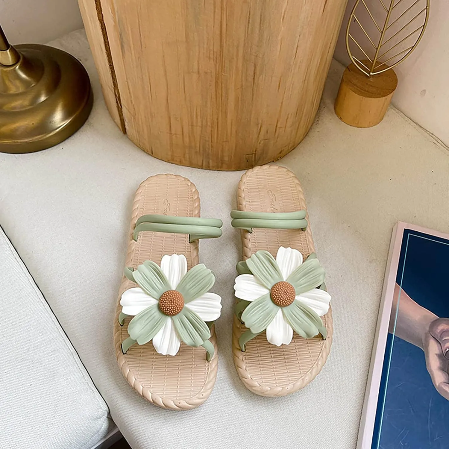 Trendy Sandals for Women 2022 Cute Slides Summer Casual Flower Straps Open Toe Slip on Flat Slipper Lightweight Comfy Soft Sole Non-Slip Beach Shoes