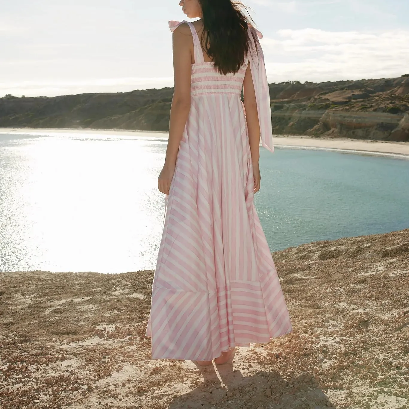 Women Boho Tie Shoulder Maxi Dress Vintage Floral Sleeveless Smocked Long Dress Summer Y2k Vacation Beach Flowy Dress