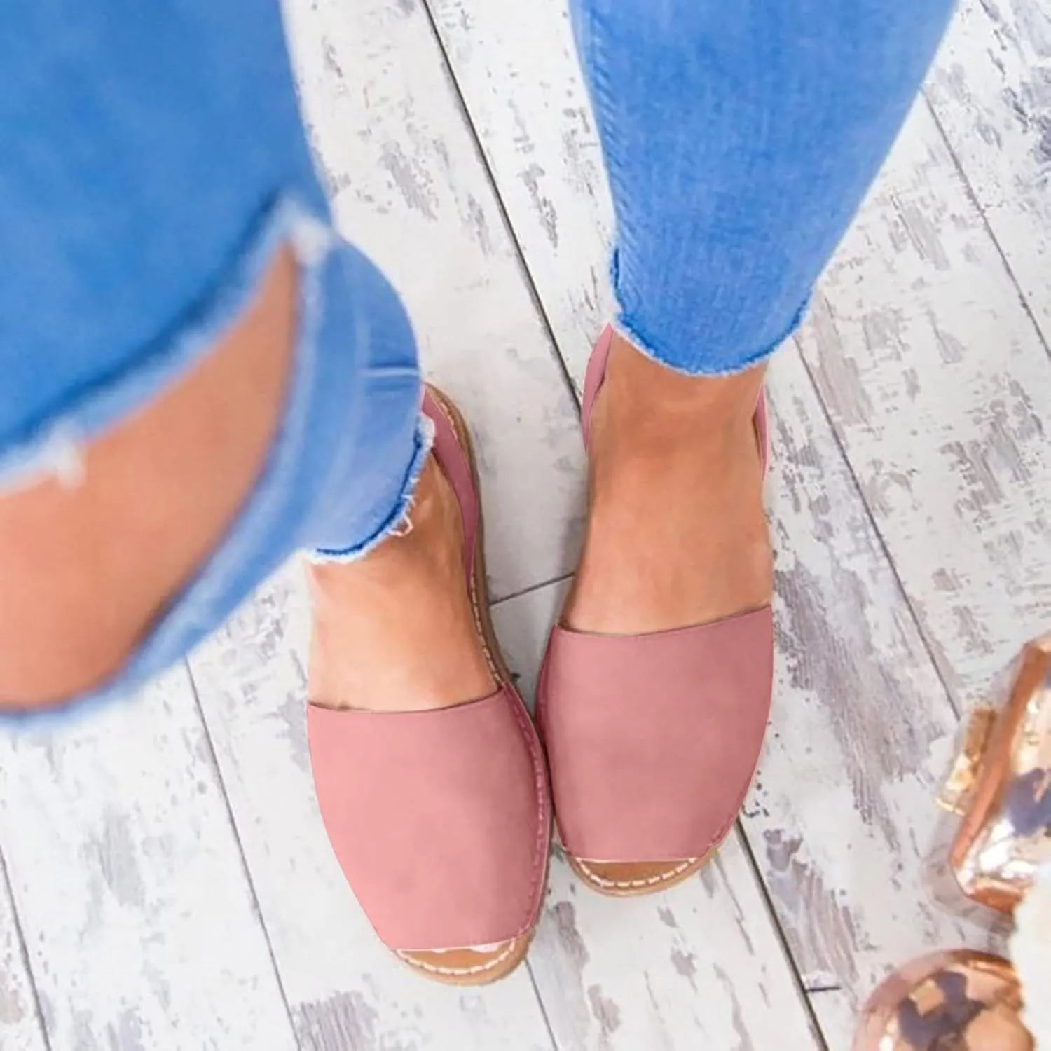 Women Flat Slip on Sandals Summer Casual Fish Mouth Open Toe Elastic Straps Sandals Solid Color Lightweight Comfortable Outdoor Ladies Shoes