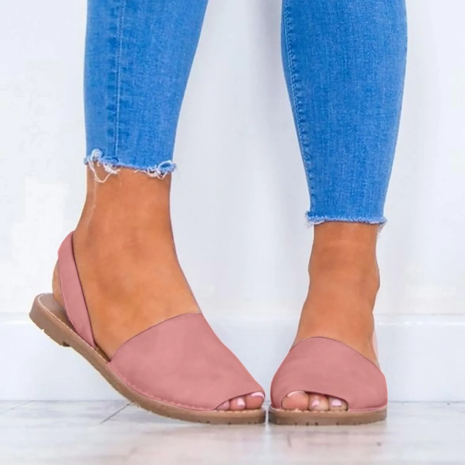 Women Flat Slip on Sandals Summer Casual Fish Mouth Open Toe Elastic Straps Sandals Solid Color Lightweight Comfortable Outdoor Ladies Shoes